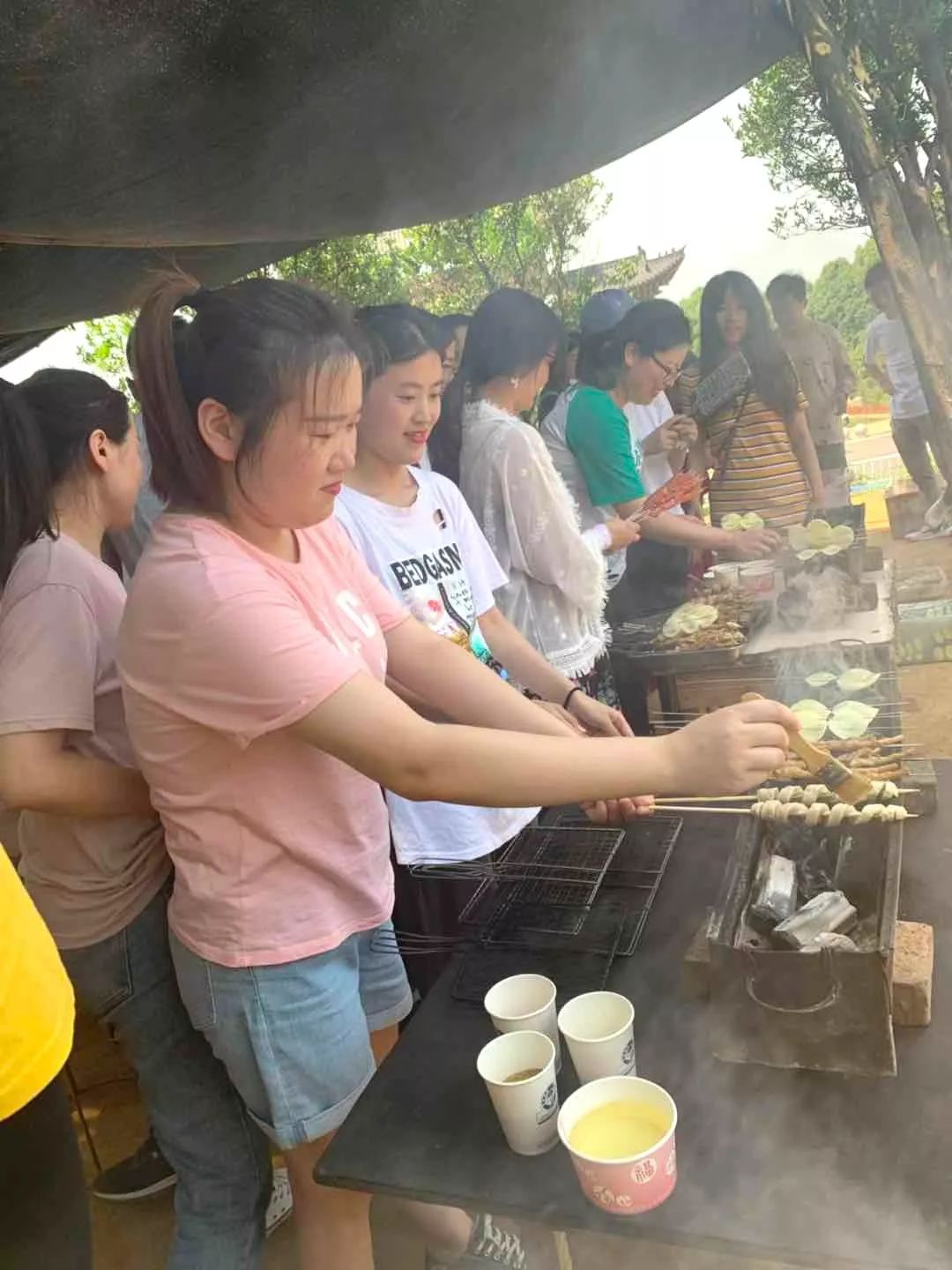 尊龙凯时官网网址团建 | 打卡后官湖湿地公园，顶住高温出来烧烤的都是真爱呀~